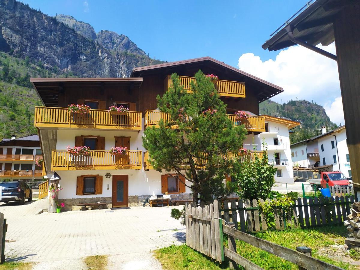 Residence Marmolada Rocca Pietore Eksteriør billede